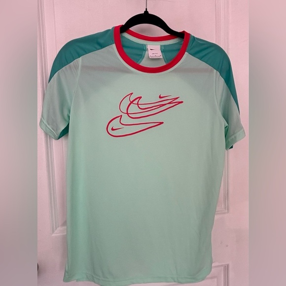Nike Other - Nike-EUC LIGHTWEIGHT- wicking- in great shape
Boys/girls